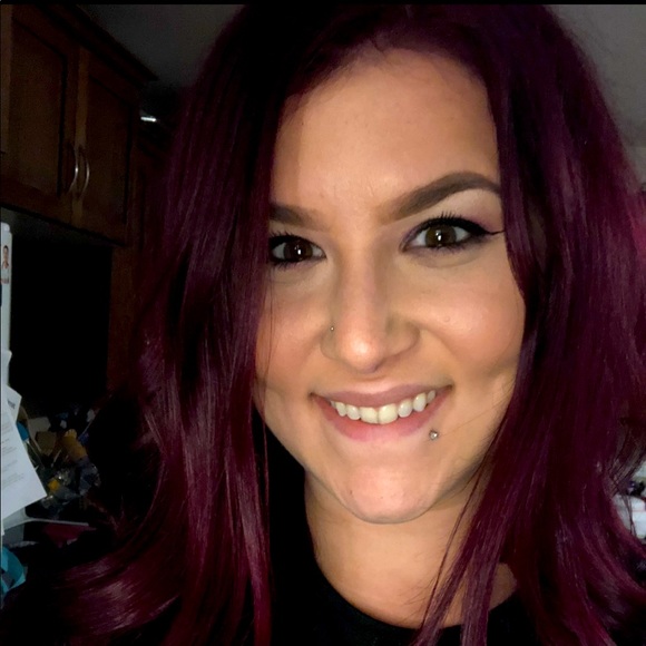 Meet your Posher, Sheena - Picture 1 of 1